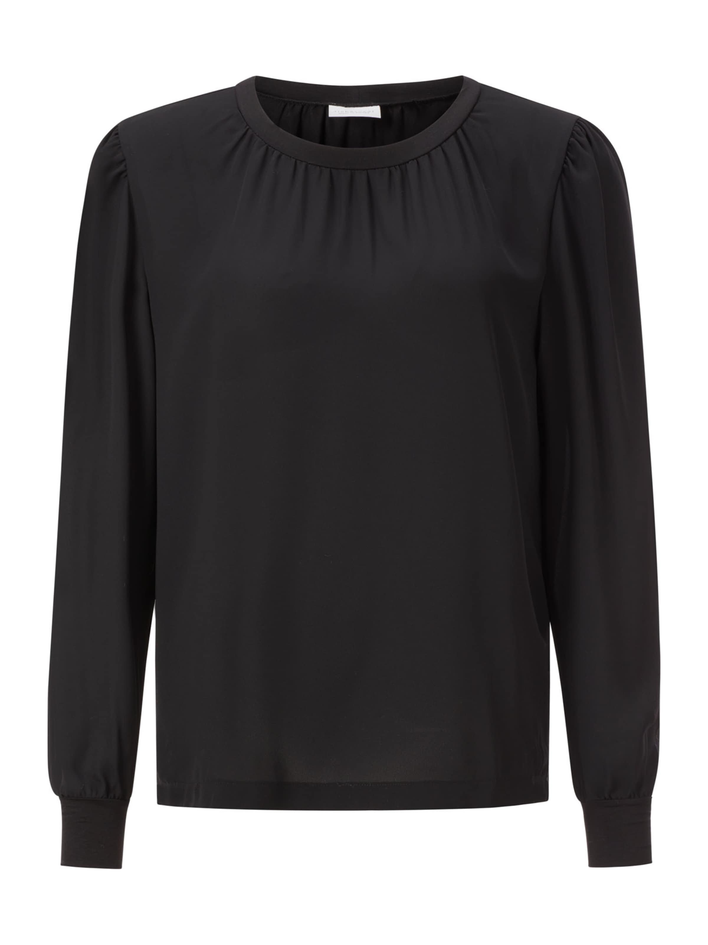 Rich & Royal - Blusa em preto: frente