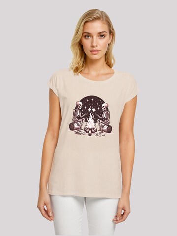 F4NT4STIC T-Shirt 'Skelette Lagerfeuer Marshmallow' in Beige: Vorderseite