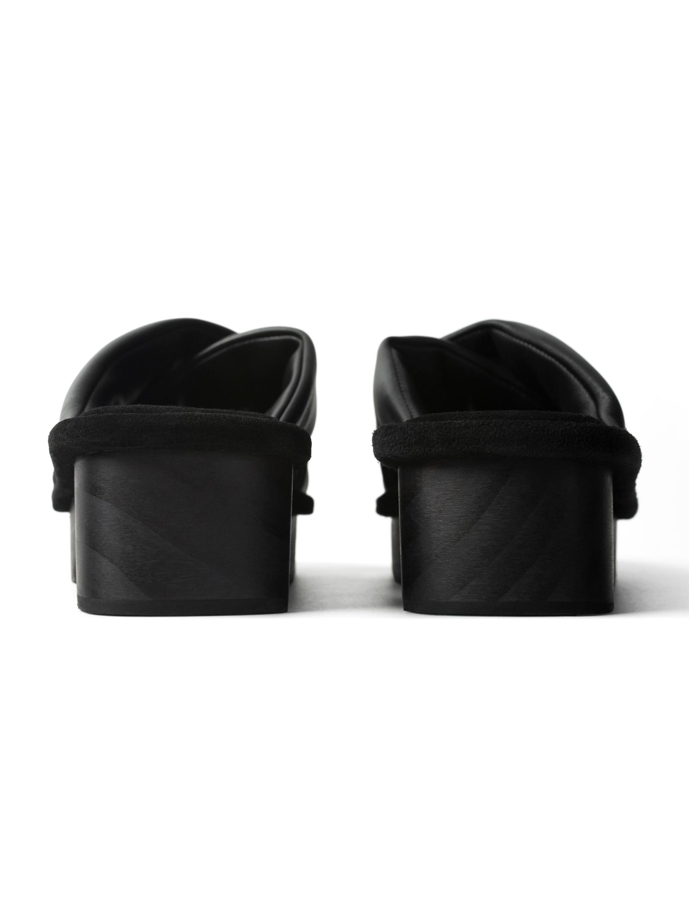 L37 HANDMADE SHOES - Zapatos abiertos 'MOON OVER TOKYO' en negro