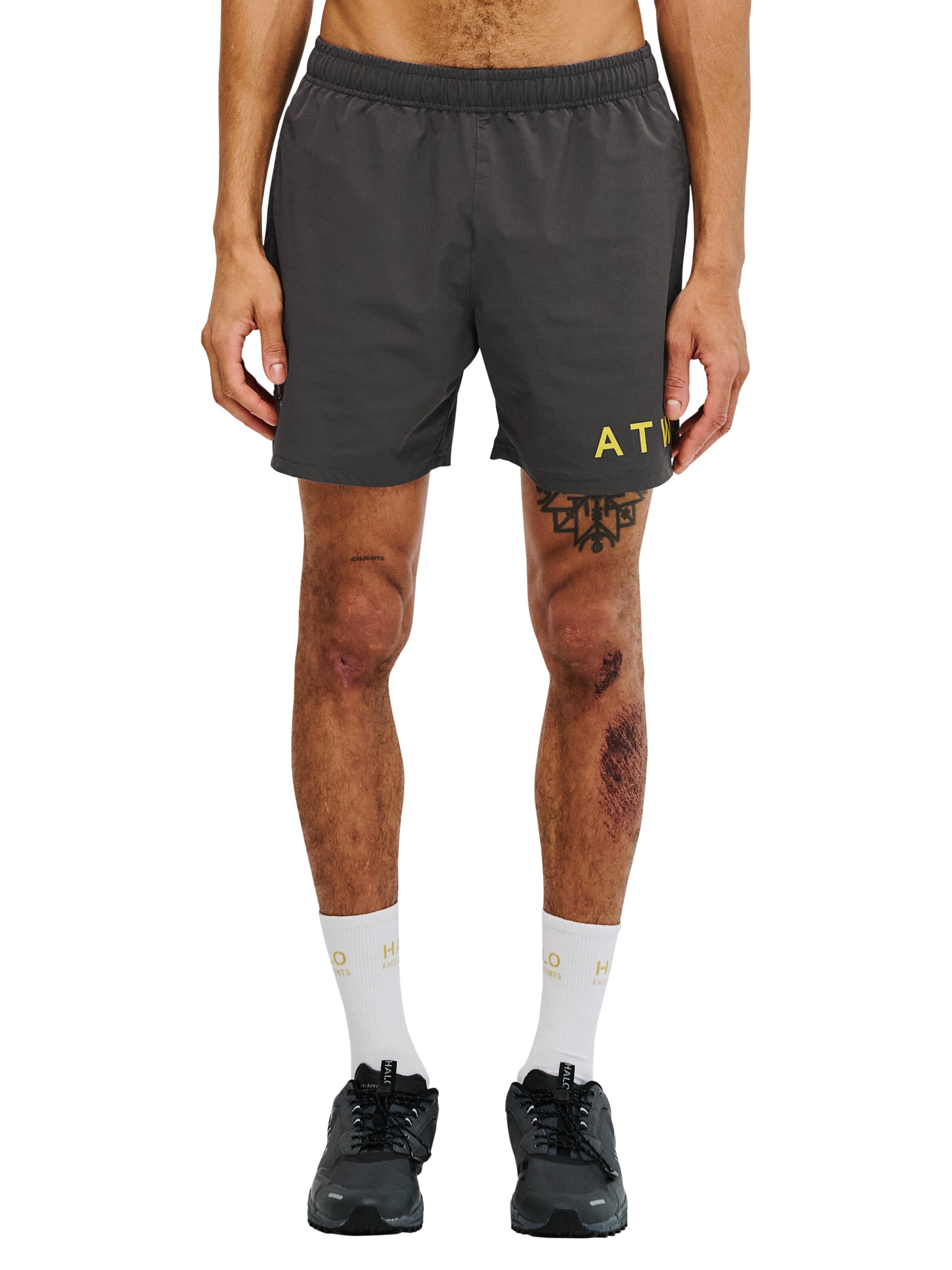 HALO Loose fit Pants in Grey: front