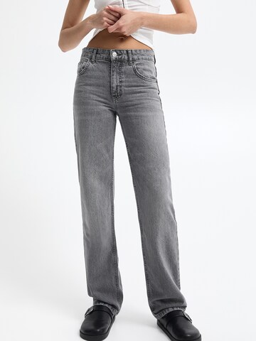 regular Jeans di Pull&Bear in grigio: frontale