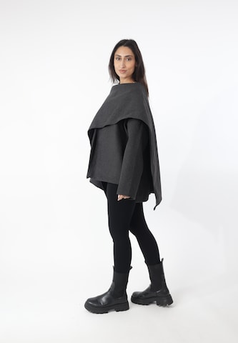Cape Elara en noir