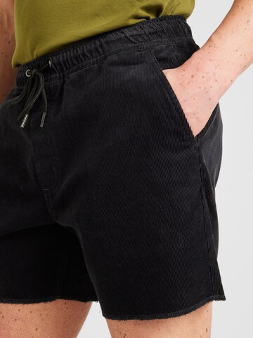 Brixton Regular Shorts 'MADRID II' in Schwarz