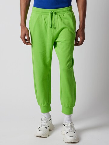OWN Off With Nature Regular Broek 'Joggers' in Groen: voorkant