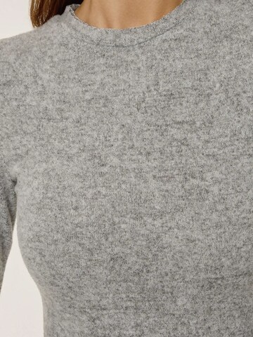 Abito in maglia di Hiccup in grigio