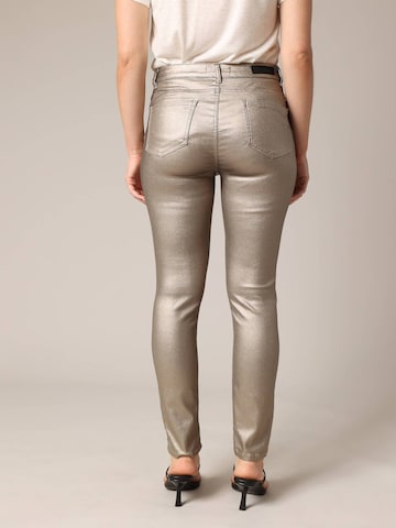 Coupe slim Pantalon 'Lysie' Deeluxe en or