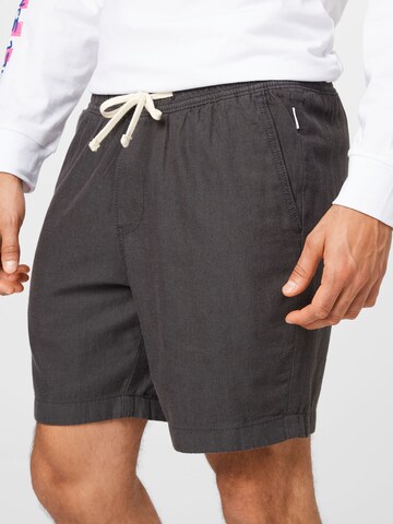 regular Pantaloni di HOLLISTER in grigio