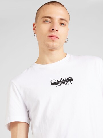 T-Shirt Calvin Klein en blanc