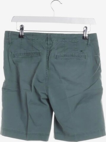 Closed Shorts in XS in Green