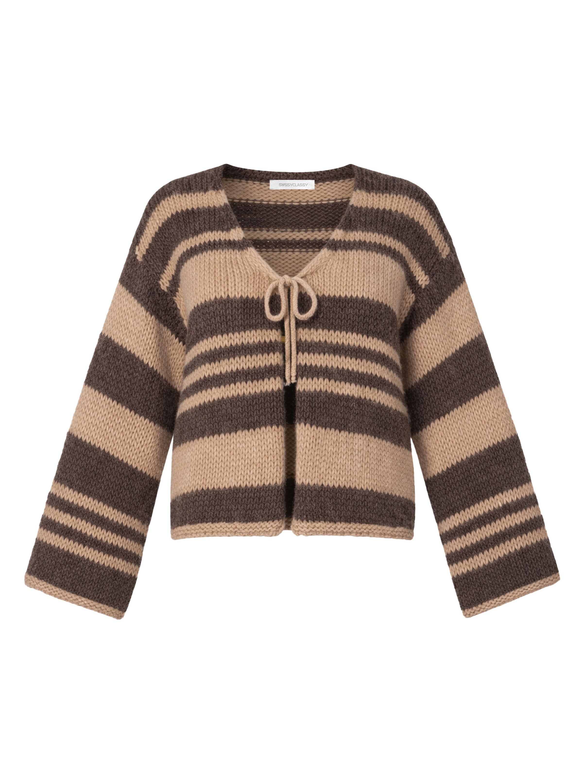 SASSYCLASSY Strickjacke‌‌ in Braun: Vorderseite
