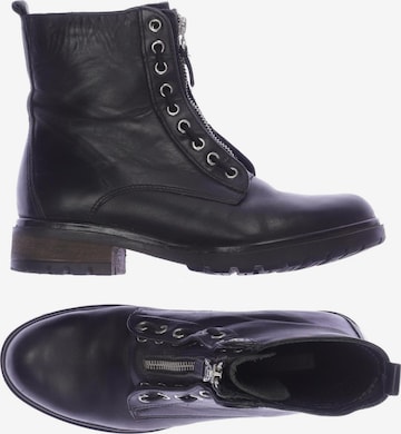 Pier One Stiefelette 38 in Schwarz: predná strana