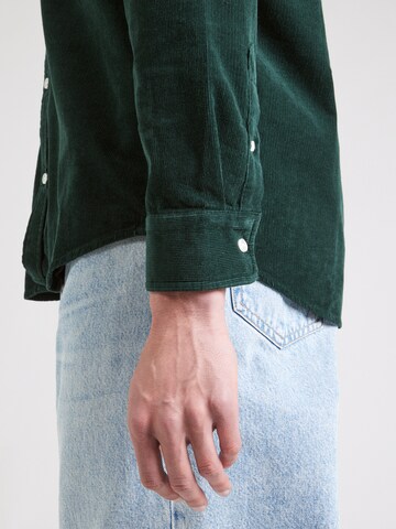 Carhartt WIP Средняя посадка Рубашка 'Madison' в Зеленый