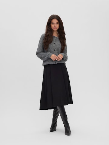 VERO MODA Плетена жилетка 'VMNOVAH' в сиво