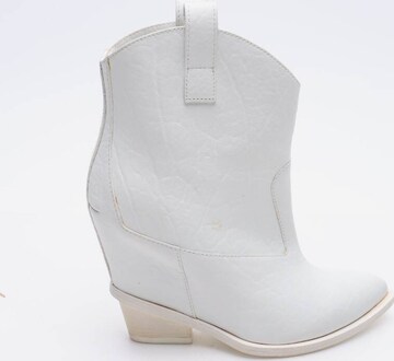 Giuseppe Zanotti Dress Boots in 36 in White: front