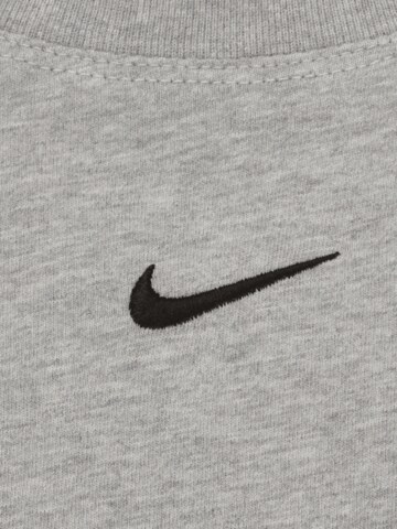 Nike Sportswear T-Shirt 'Essentials' in Grau