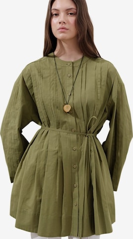 MANUKA Tuniek in Groen: voorkant