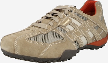 Sneaker bassa 'Uomo Snake' di GEOX in beige: frontale