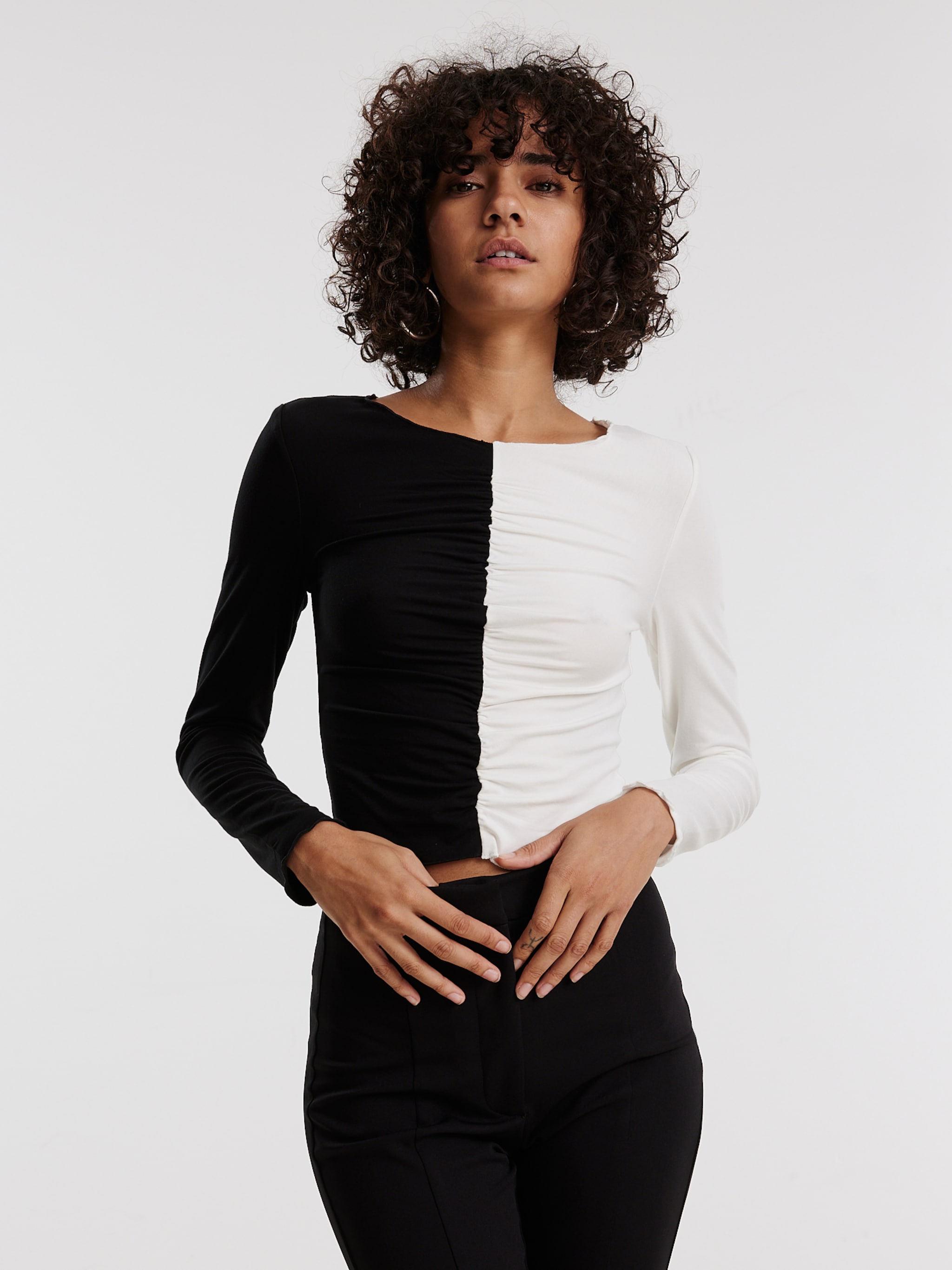 EDITED Productos Camiseta 'Karolina' negro