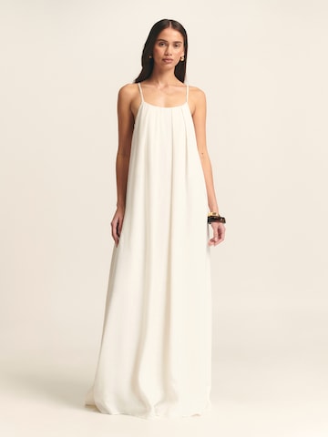 Robe de soirée St MRLO en beige