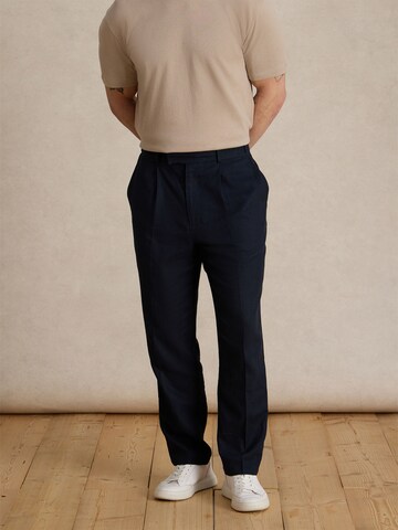 DAN FOX APPAREL Regular Trousers with creases 'Kadir' in Blue: front