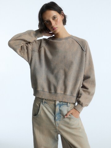 Pull&Bear Sweatshirt i brun: framsida