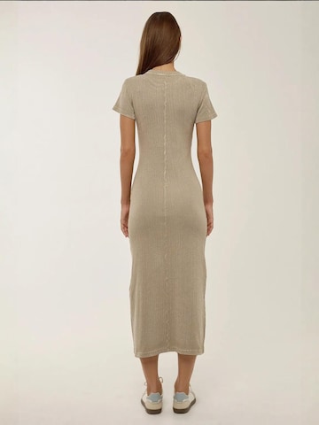 Hiccup - Vestido em bege