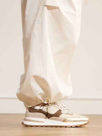 MANFIELD Sneaker in Gold