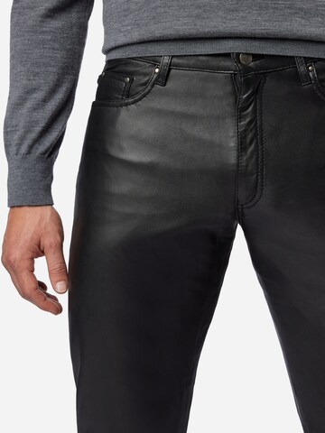 RICANO - Slimfit Pantalón 'No. 3 TR' en negro