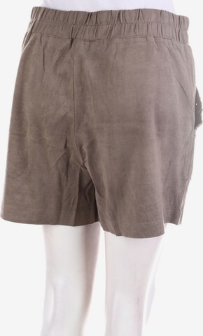 Freequent Shorts in M in Brown