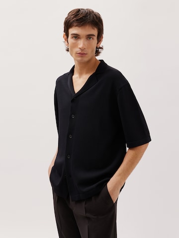 Studio Seidensticker Regular fit Gebreid vest 'Resort' in Zwart: voorkant