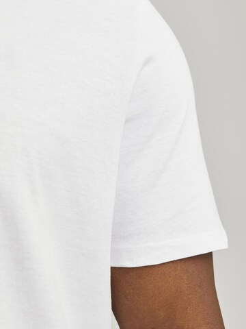 T-Shirt 'JJEBradley' Jack & Jones Plus en blanc