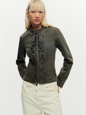 Geacă de primăvară-toamnă de la Desigual pe verde: față