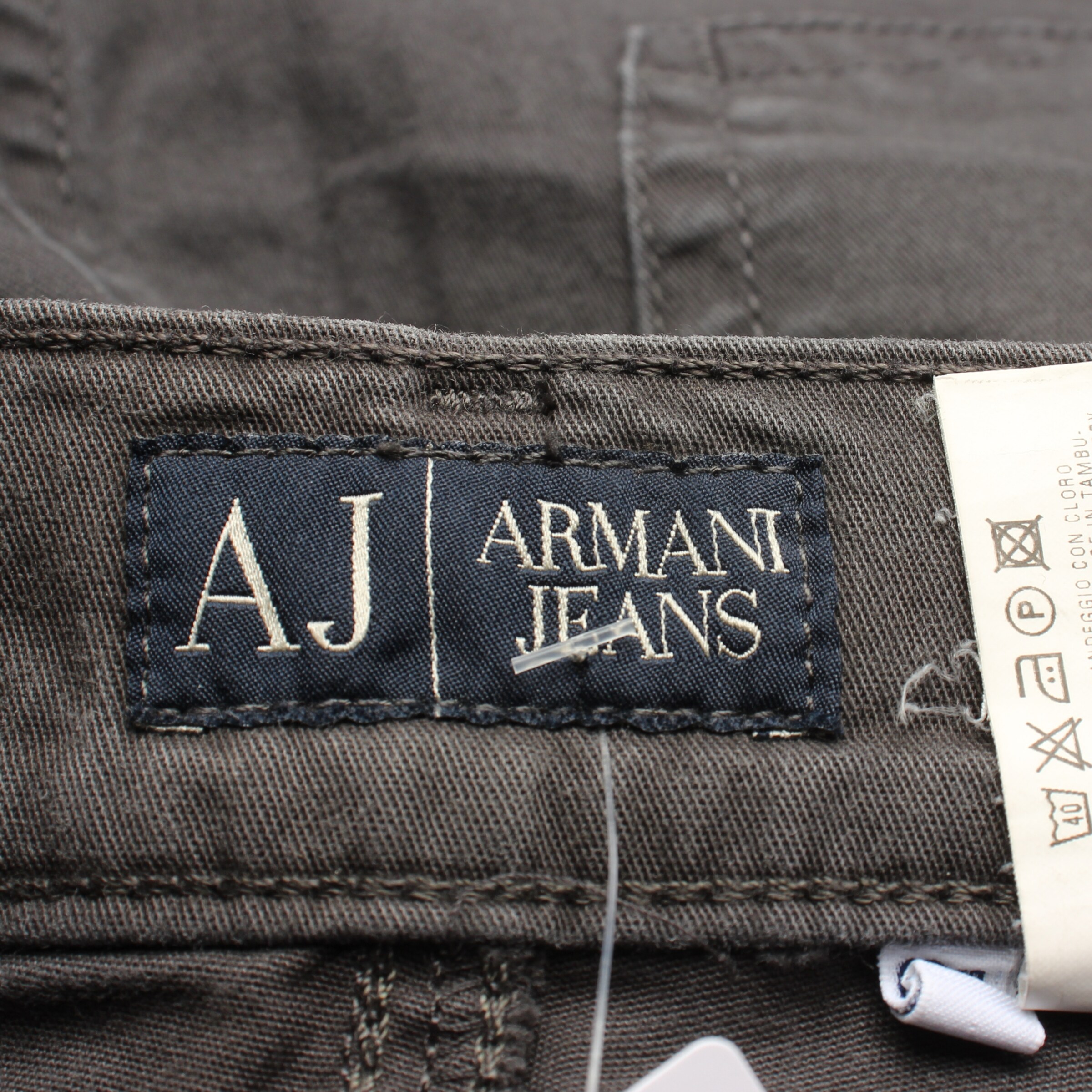 ARMANI Pants in 33 in Grey