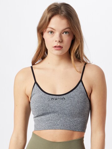 NU-IN - Bustier Sujetador deportivo en gris: frente