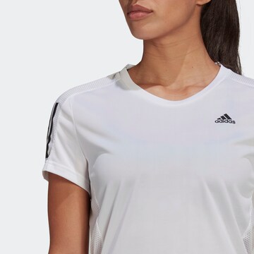 ADIDAS SPORTSWEAR - Camisa funcionais 'Own the Run' em branco