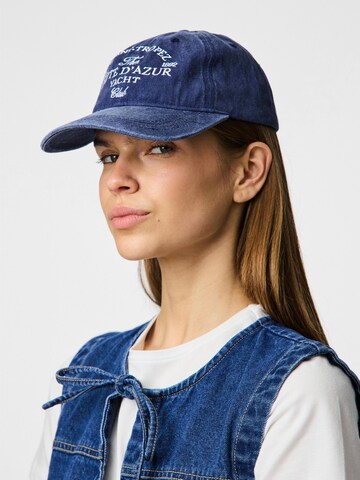 Casquette 'LIHILDA ' PIECES en bleu