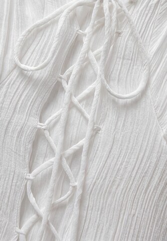 IZIA - Vestido 'Boho Colorful' en blanco