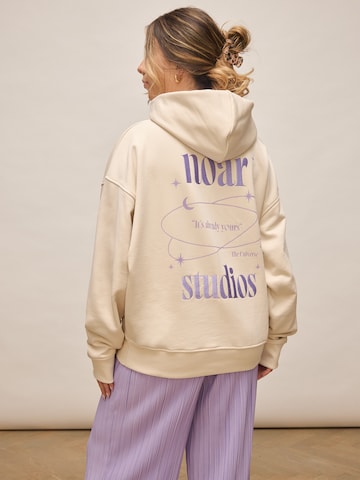 noar studios Sweatshirt in Beige