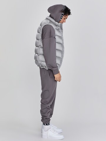 Gilet di SikSilk in grigio