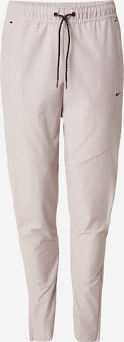 Nike Sportswear Tapered Hose in Grau: Vorderseite