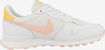 Baskets basses 'Internationalist' Nike Sportswear en blanc