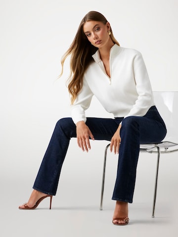 GUESS Flared Jeggings in Blue