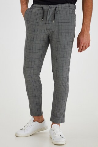 !Solid - Slimfit Calças 'TRAVIS' em cinzento: frente