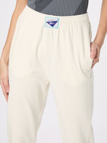 Coupe slim Pantalon de sport 'Les Mills' Reebok en blanc