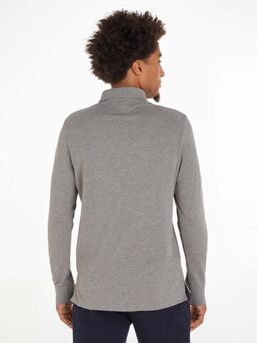 TOMMY HILFIGER Bluser & t-shirts i grå