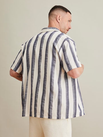 DAN FOX APPAREL - Ajuste regular Camisa 'Anthony' en azul