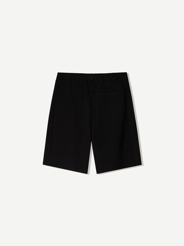 BershkaLoosefit Hlače - crna boja