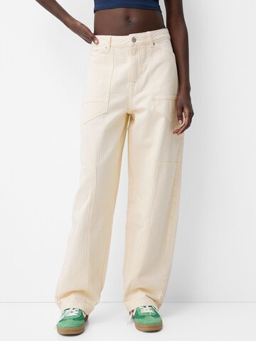 Loosefit Pantalon Bershka en beige : devant