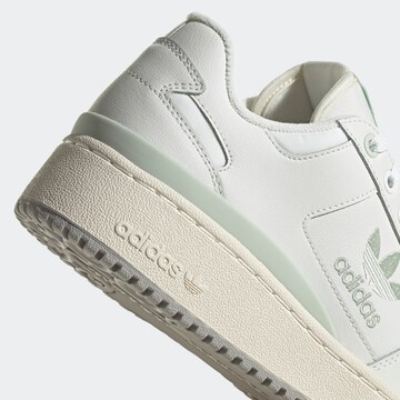 ADIDAS ORIGINALS - Sapatilhas baixas 'Forum Bold' em bege