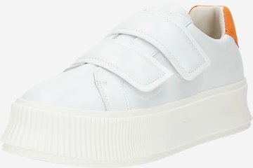 NEWD.Tamaris Sneakers in White: front